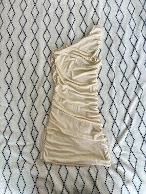 ruched one-shoulder yellow dress, stretchy and comfortable